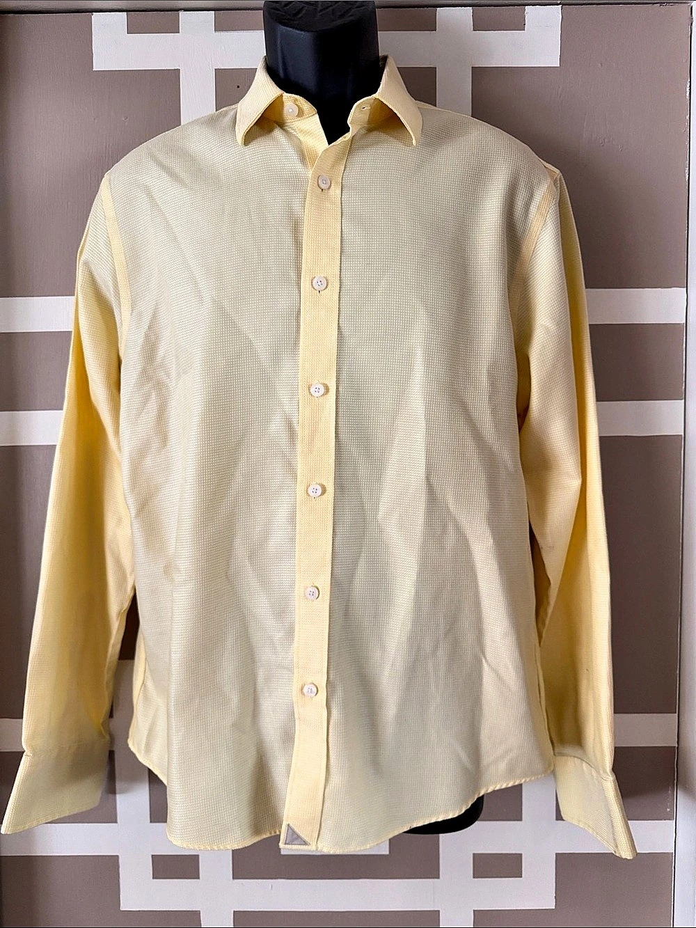 UNTUCKit Wrinkle Free Regular Fit Cotton Button Down Size M Yellow LIKE NEW